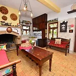 Viglatoras Traditionals Apartments