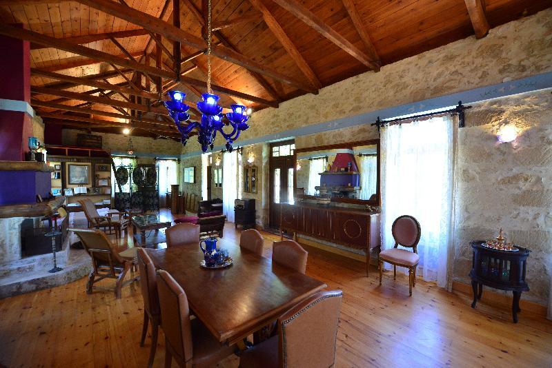Viglatoras Traditionals Hotel 3*